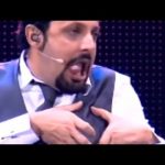 Enrico Brignano – Ugo e le Hot Line